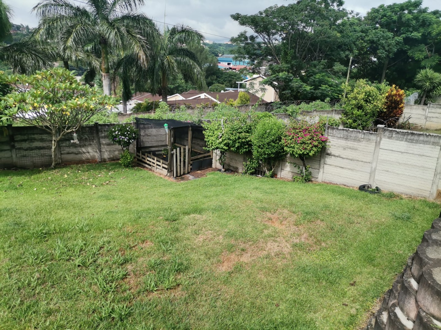 4 Bedroom Townhouse For Sale in Malvern RE/MAX™ of Southern Africa