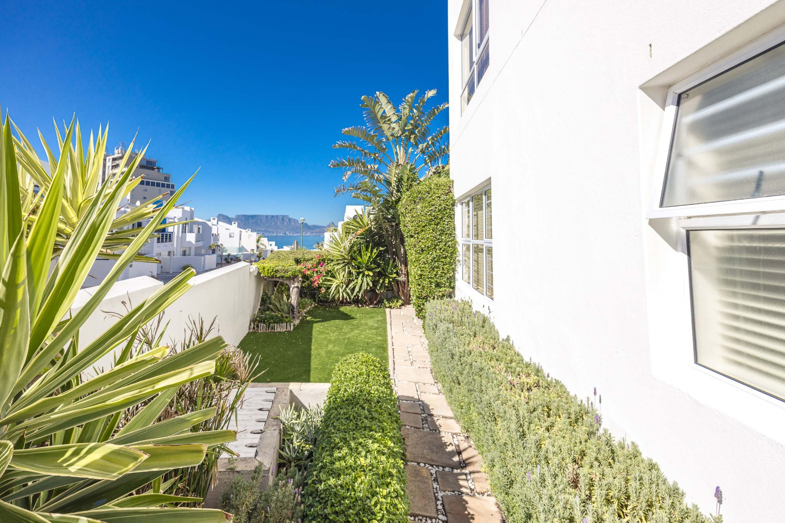 3 Bedroom House For Sale in Bloubergstrand RE/MAX™ of Southern Africa