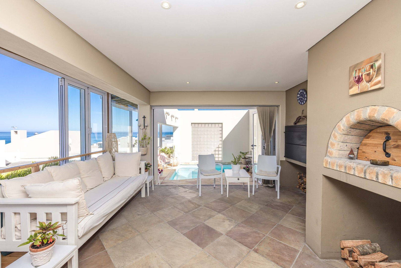 3 Bedroom House For Sale in Bloubergstrand RE/MAX™ of Southern Africa