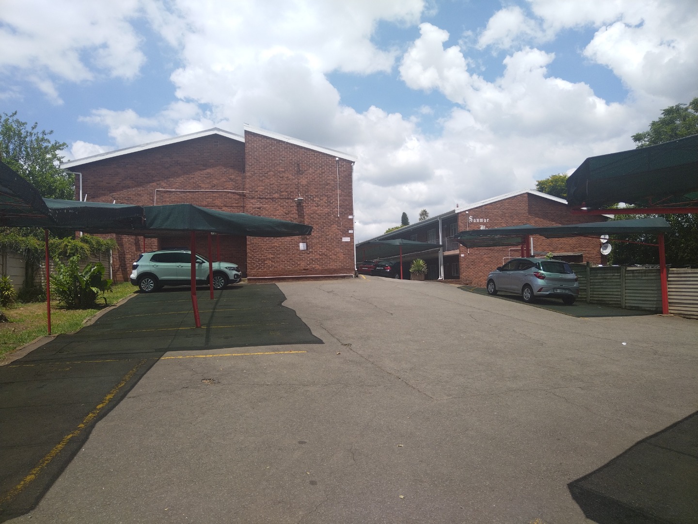 2 Bedroom Apartment / Flat For Sale in Scottsville RE/MAX™ of