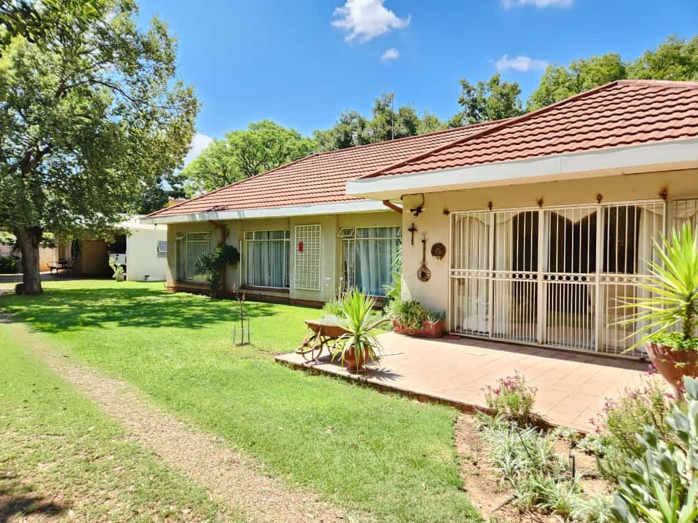 4 Bedroom House For Sale in Lichtenburg RE/MAX™ of Southern Africa