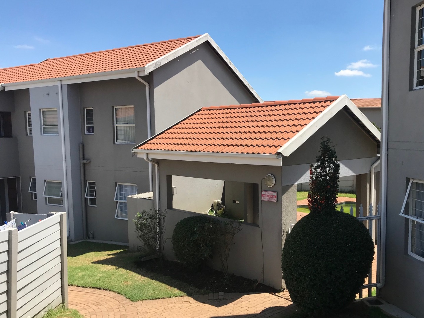 2 Bedroom Townhouse For Sale in Ormonde RE/MAX™ of Southern Africa