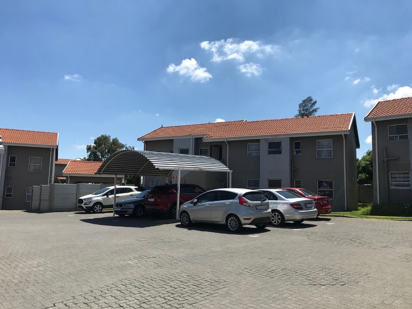 2 Bedroom Townhouse For Sale in Ormonde RE/MAX™ of Southern Africa
