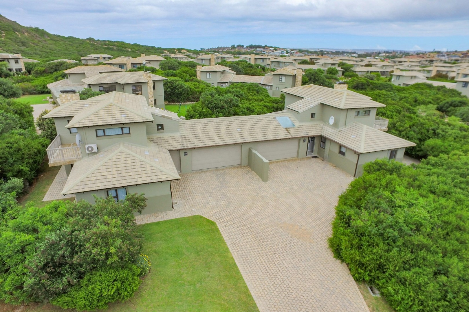 Property and houses for sale in Hartenbos, Western Cape RE/MAX