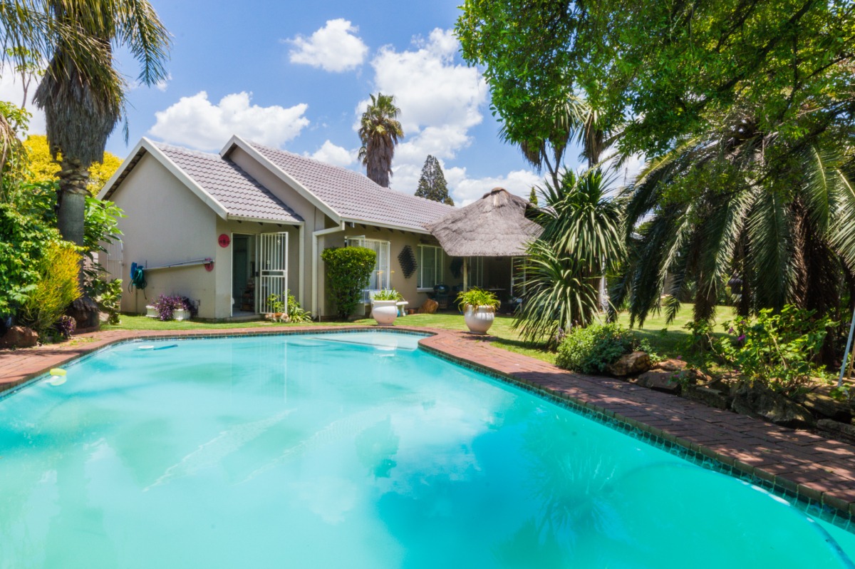 4 Bedroom House For Sale in Eden Glen RE/MAX™ of Southern Africa