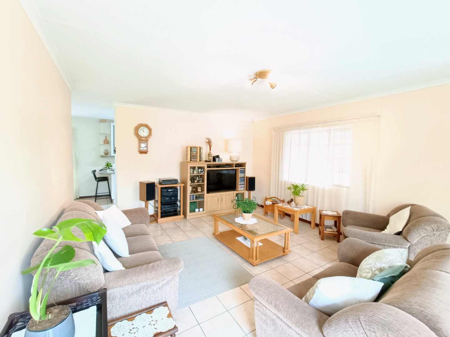 3 Bedroom House For Sale in Charlo RE/MAX™ of Southern Africa