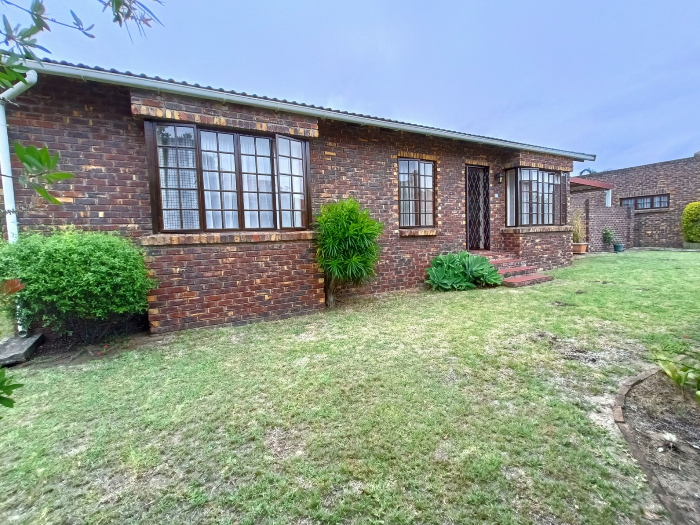 3 Bedroom House For Sale in Charlo RE/MAX™ of Southern Africa