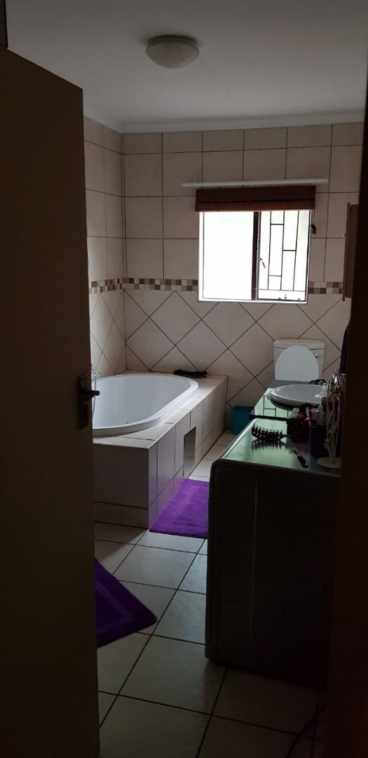 2 Bedroom House To Rent in The Reeds RE/MAX™ of Southern Africa