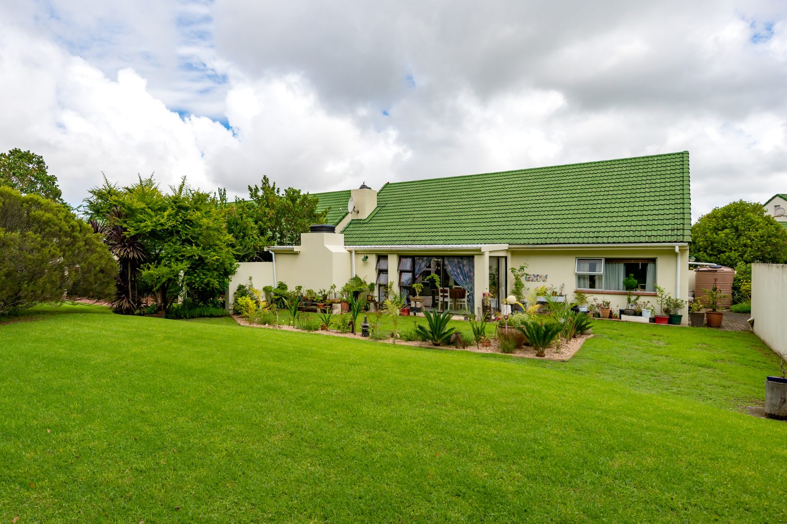 3 Bedroom House For Sale in King Park RE/MAX™ of Southern Africa