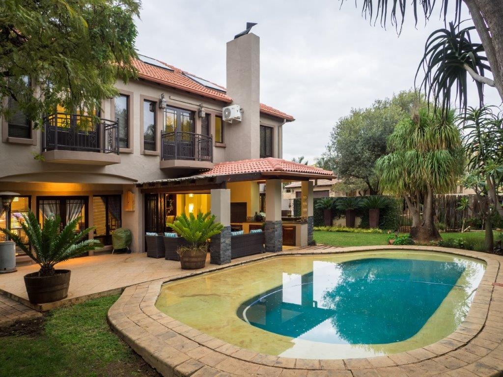 4 Bedroom House For Sale in Silver Stream Estate RE/MAX™ of Southern Africa