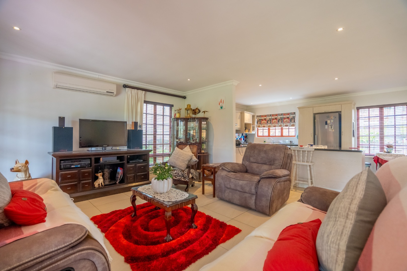 3 Bedroom Townhouse For Sale in Waterfall RE/MAX™ of Southern Africa