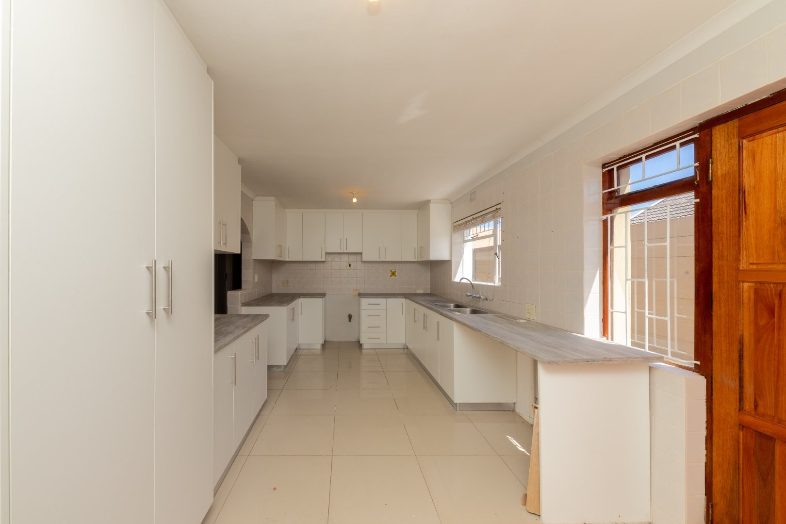 5 Bedroom House For Sale in Ottery RE/MAX™ of Southern Africa