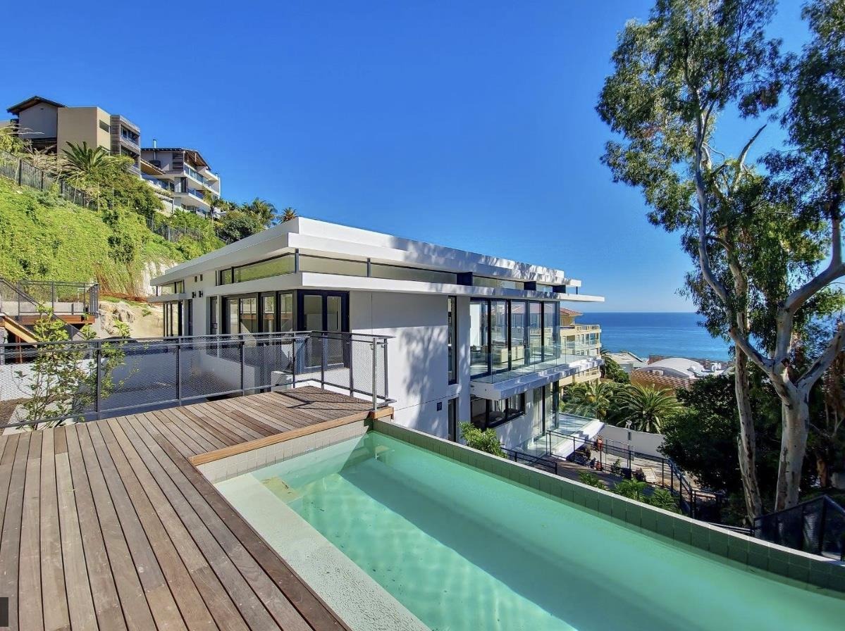 3 Bedroom House For Sale in Bantry Bay RE/MAX™ of Southern Africa