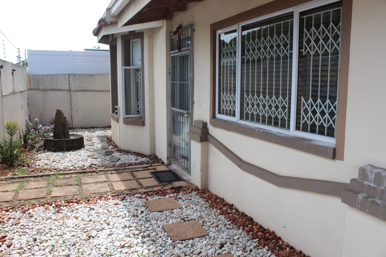 2 Bedroom House For Sale in Umbilo RE/MAX™ of Southern Africa