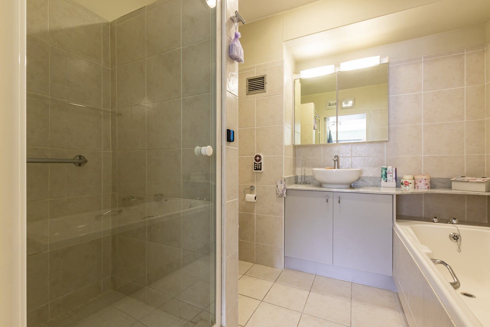 2 Bedroom Apartment / Flat For Sale in Rondebosch RE/MAX™ of Southern