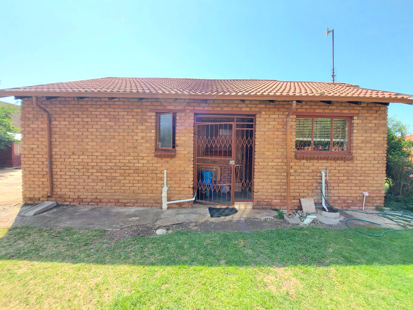3 Bedroom House For Sale in Mmabatho Unit 15 RE/MAX™ of Southern Africa