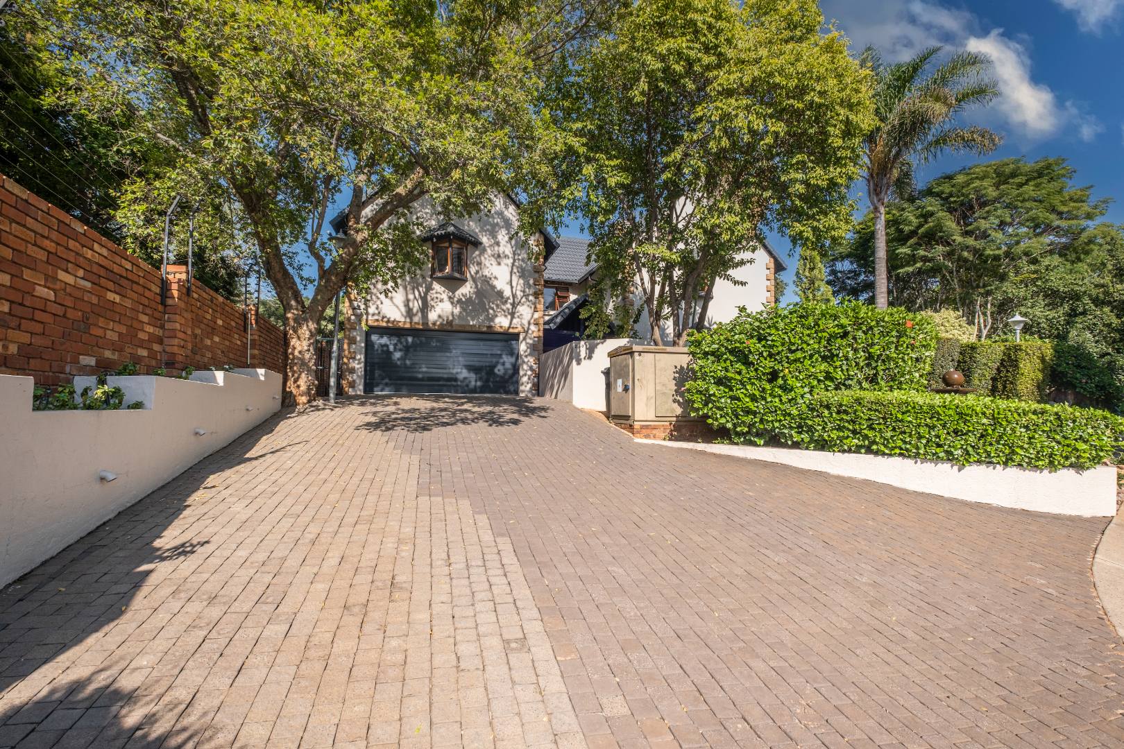 4 Bedroom House For Sale in Wapadrand RE/MAX™ of Southern Africa