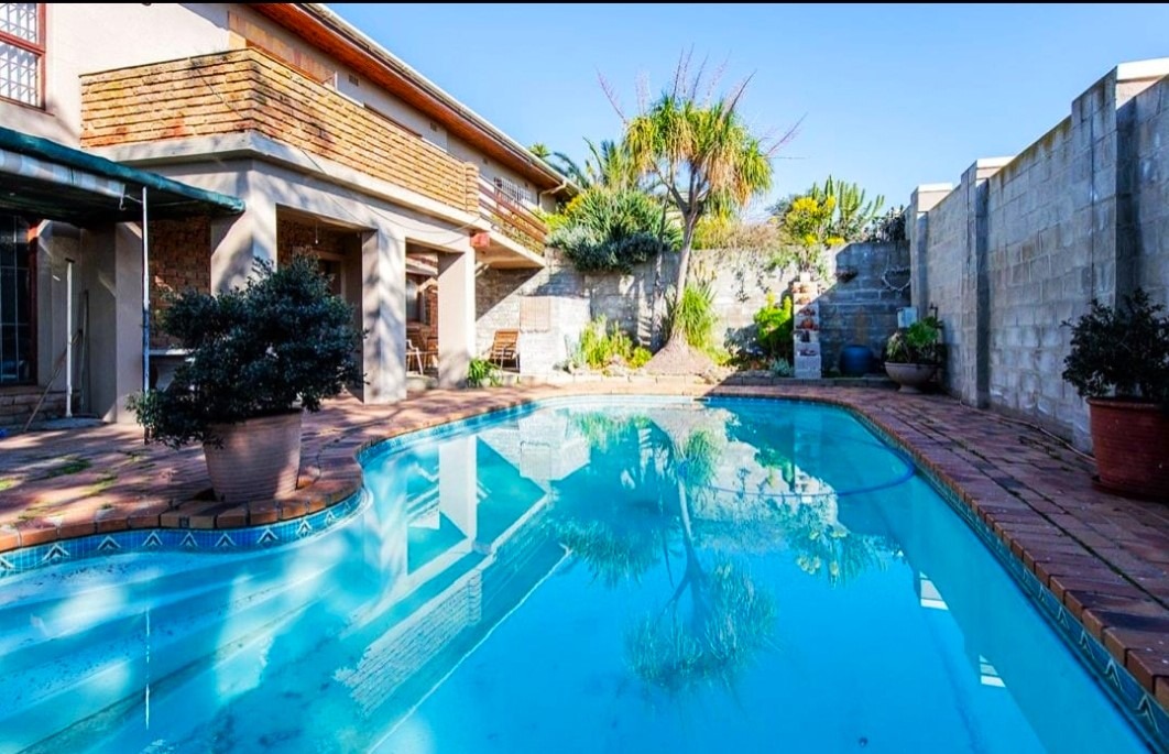 3 Bedroom House For Sale in Dalsig RE/MAX™ of Southern Africa