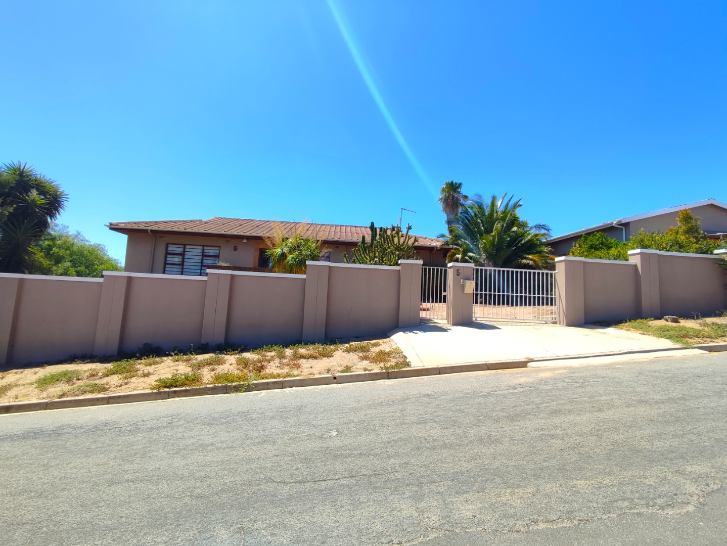 3 Bedroom House For Sale in Dalsig RE/MAX™ of Southern Africa
