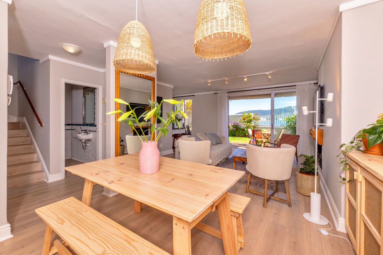 3 Bedroom Townhouse For Sale in Knysna Central RE/MAX™ of Southern Africa