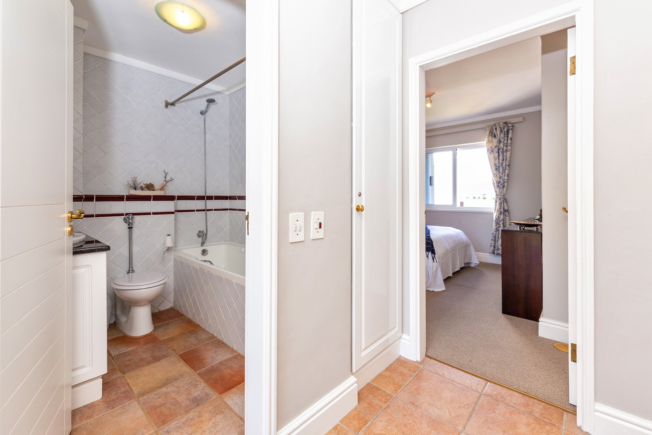 3 Bedroom Townhouse For Sale in Knysna Central RE/MAX™ of Southern Africa