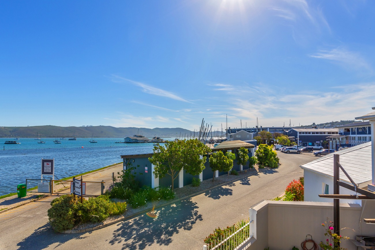 3 Bedroom Townhouse For Sale in Knysna Central RE/MAX™ of Southern Africa