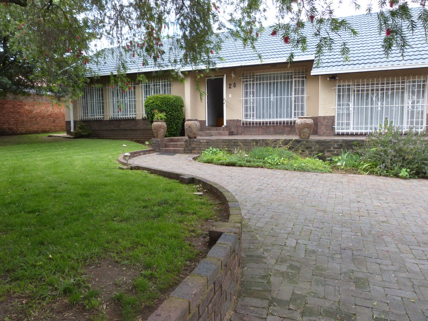 4 Bedroom House For Sale in Esther Park RE/MAX™ of Southern Africa