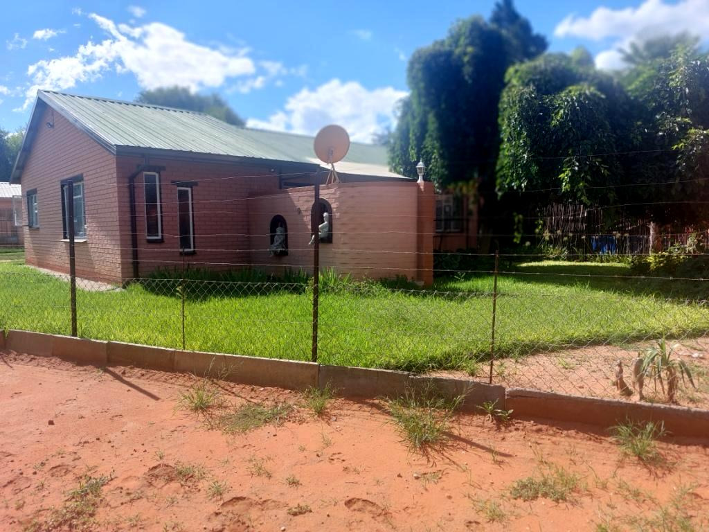 3 Bedroom House For Sale in Ritchie RE/MAX™ of Southern Africa