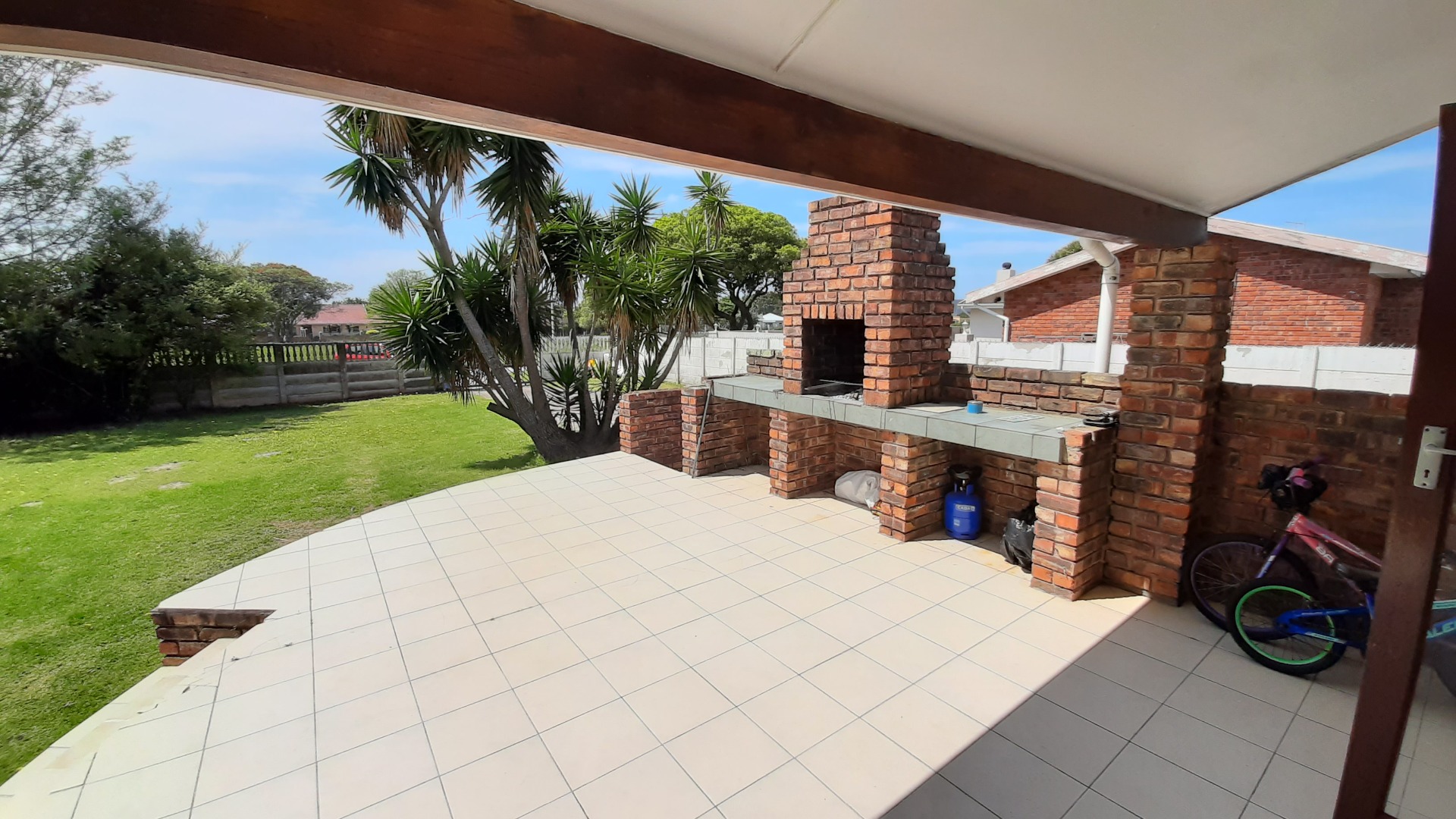 3 Bedroom House To Rent in Lorraine Manor RE/MAX™ of Southern Africa