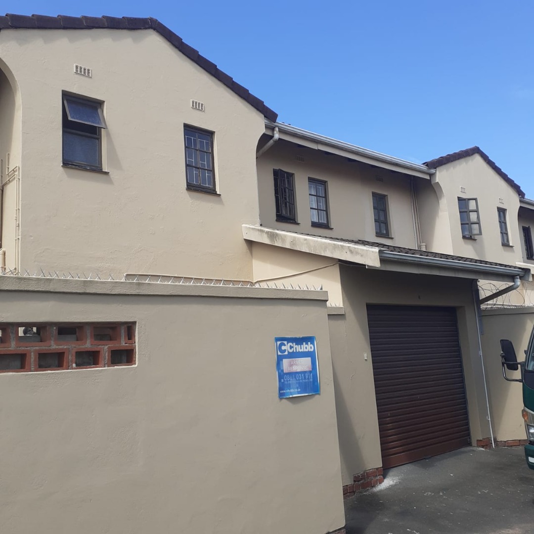 3 Bedroom Townhouse For Sale in Malvern RE/MAX™ of Southern Africa