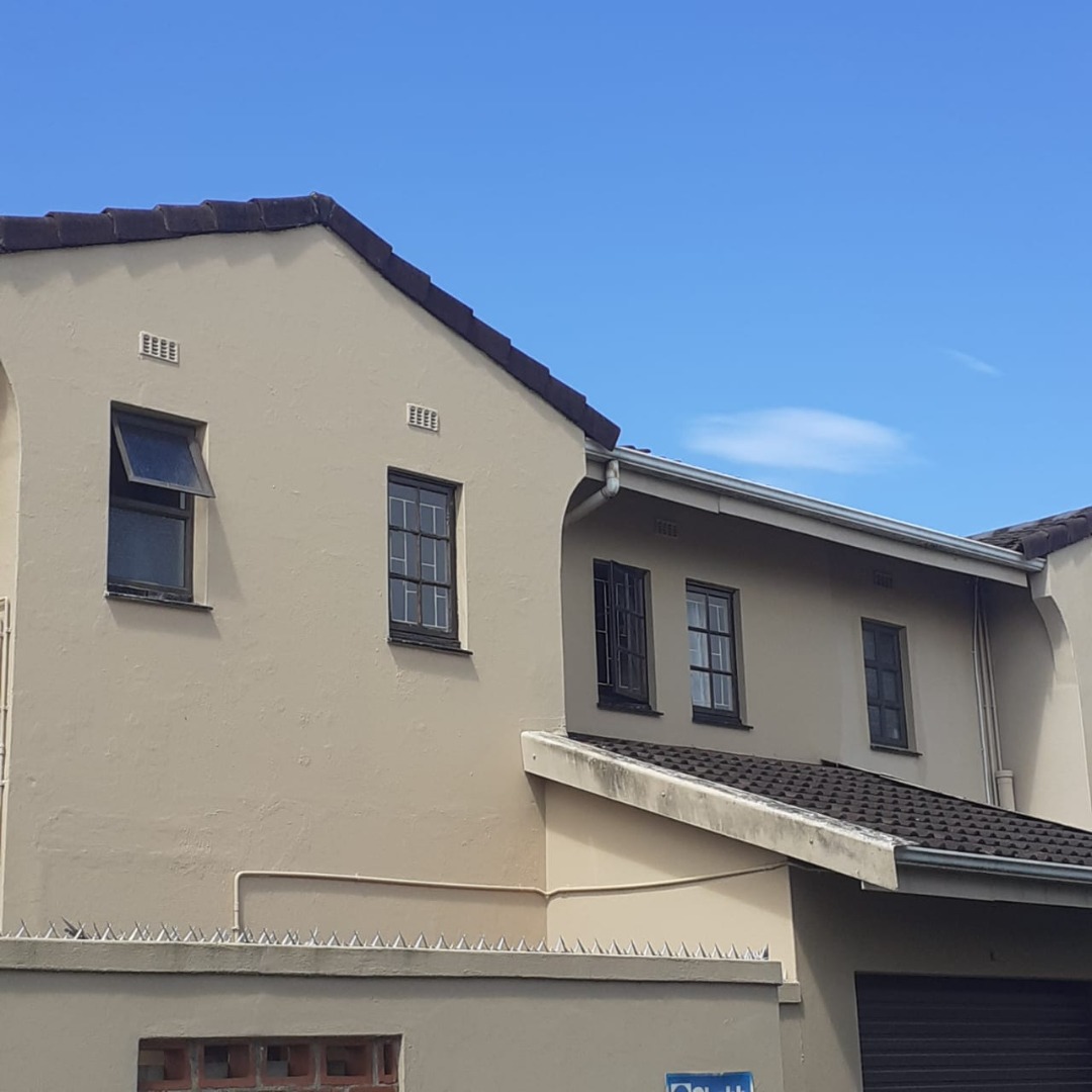 3 Bedroom Townhouse For Sale in Malvern RE/MAX™ of Southern Africa