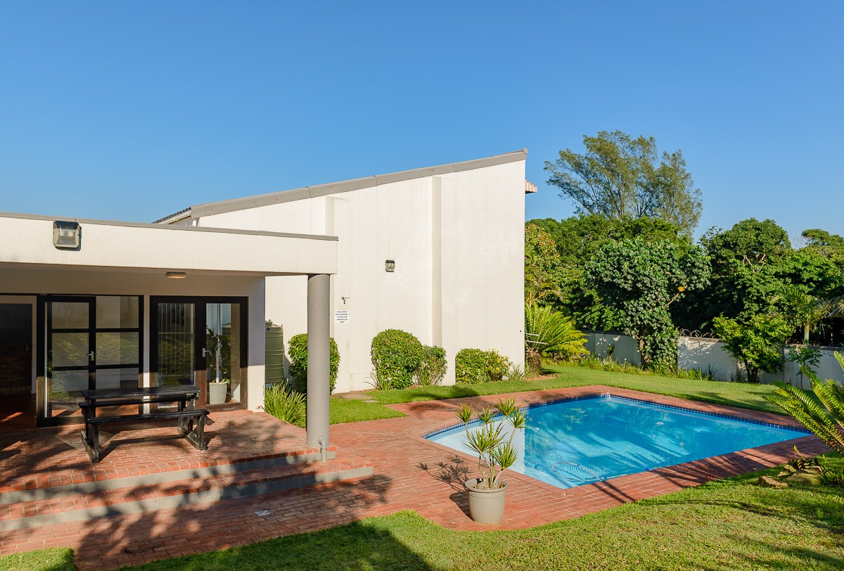 2 Bedroom Apartment / Flat To Rent in Umdloti Beach RE/MAX™ of