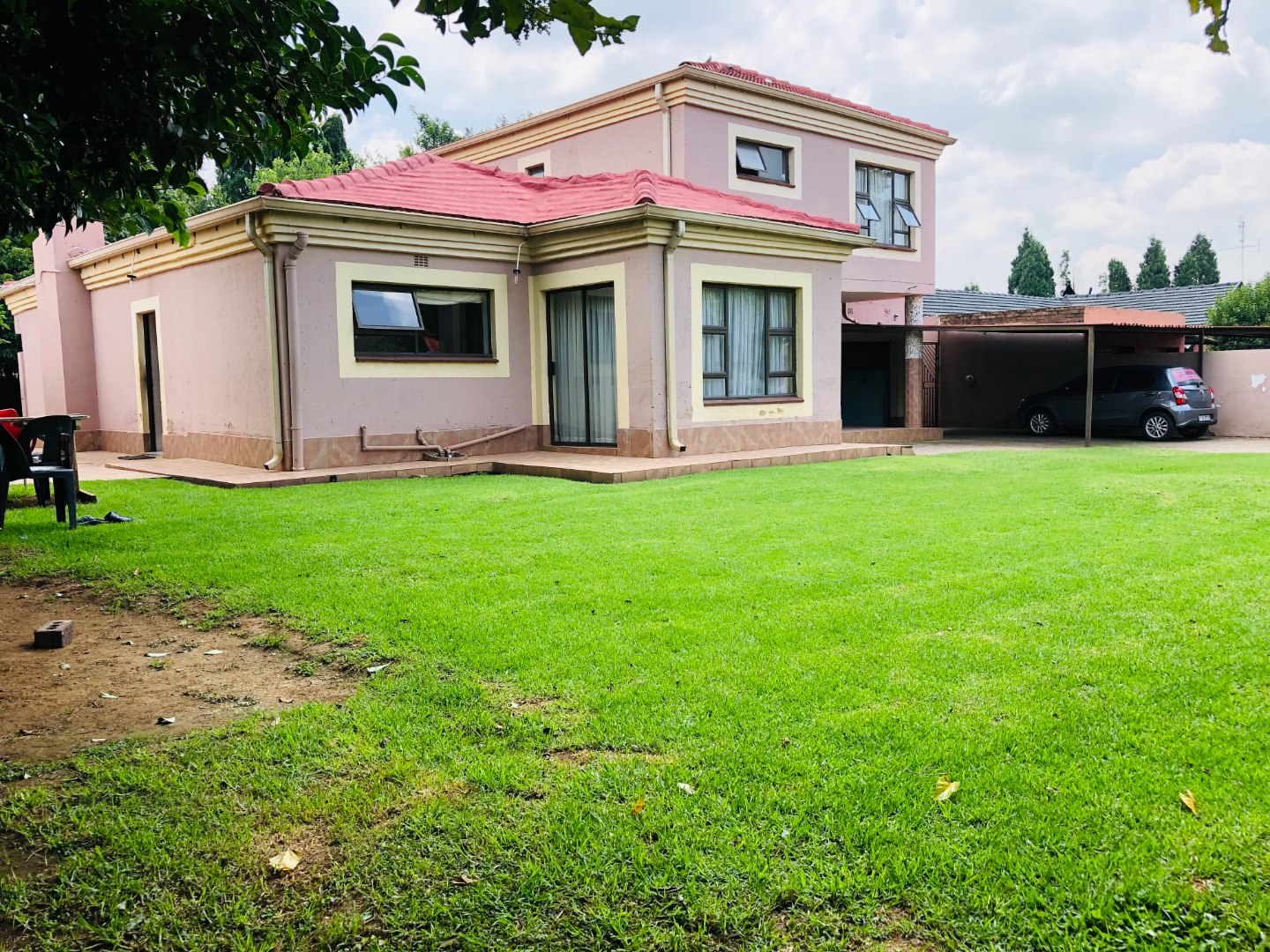 4 Bedroom House For Sale in Kibler Park RE/MAX™ of Southern Africa