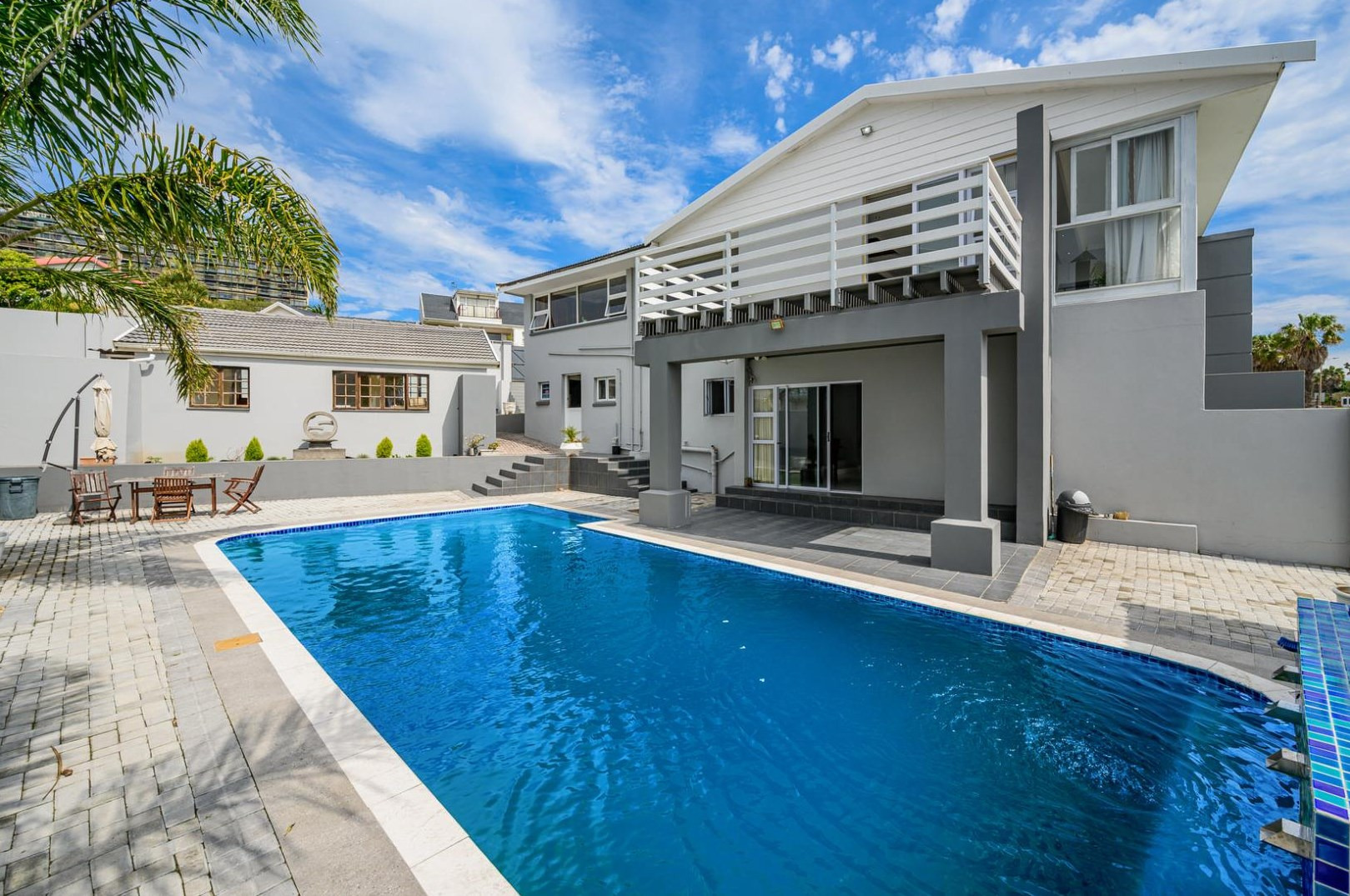 7 Bedroom House For Sale in Humewood RE/MAX™ of Southern Africa