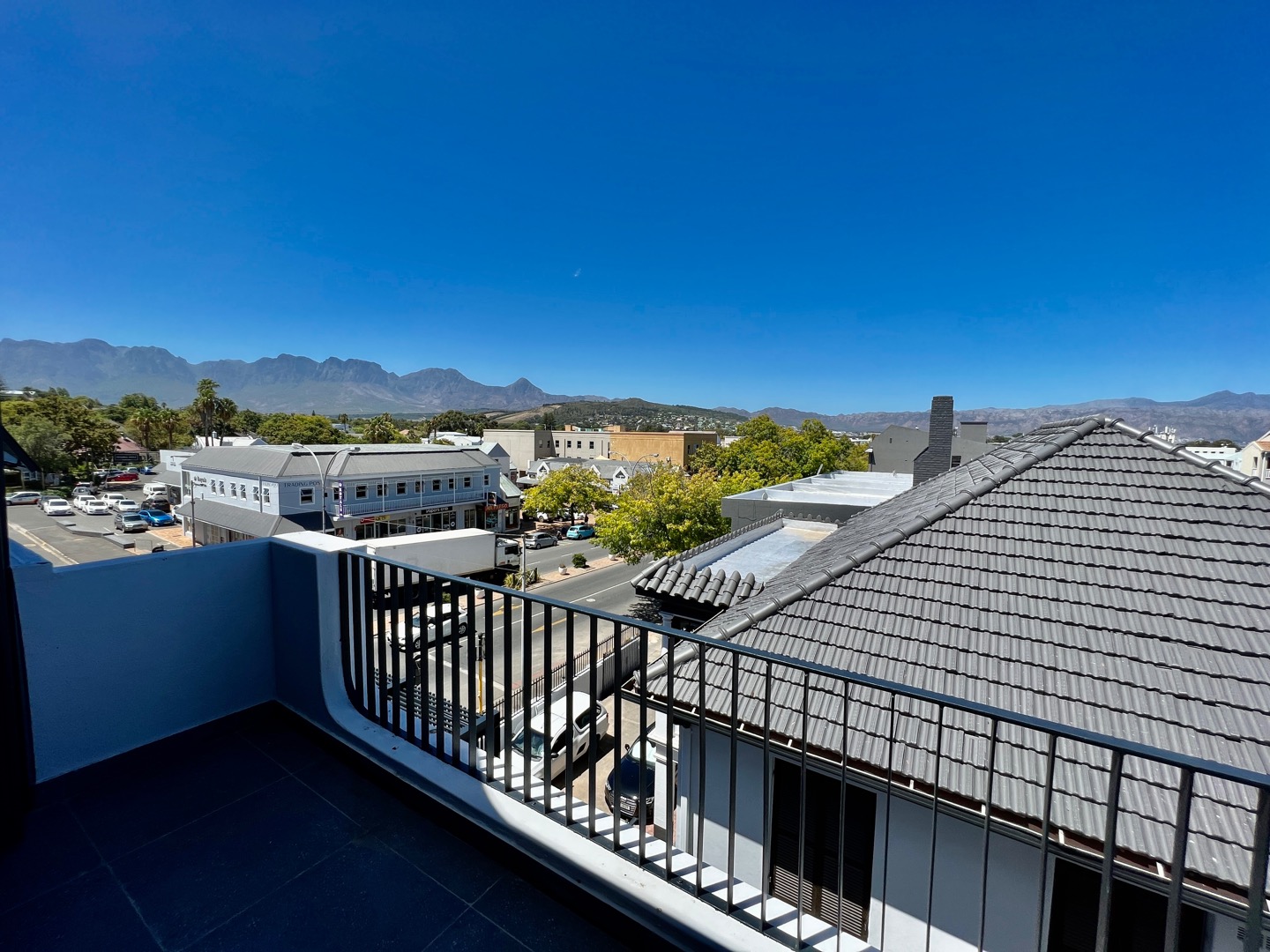 3 Bedroom Apartment / Flat To Rent in Lionviham RE/MAX™ of Southern