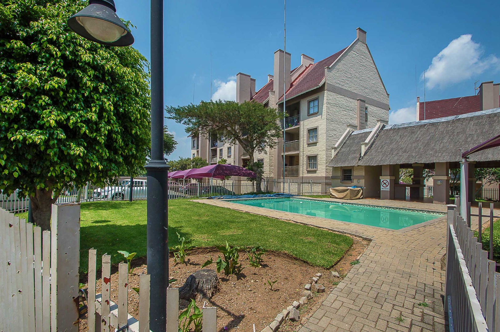 2 Bedroom Apartment / Flat For Sale in Sundowner RE/MAX™ of Southern