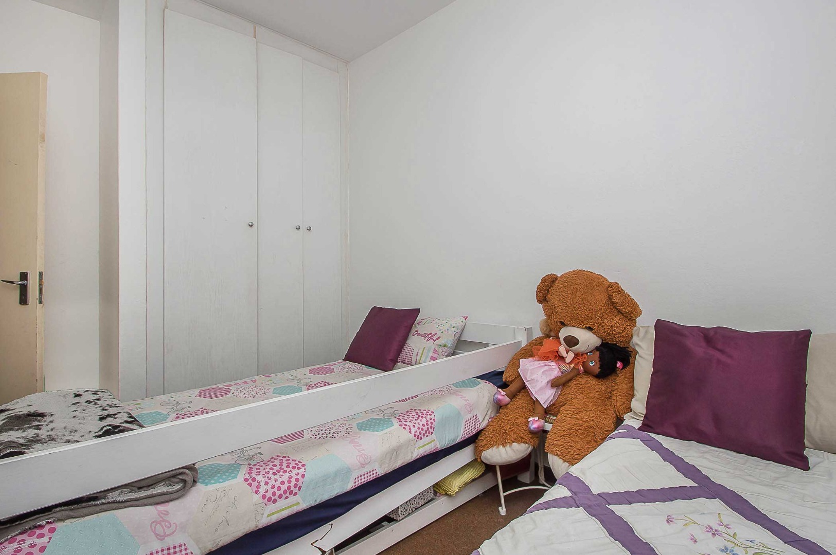 2 Bedroom Apartment / Flat For Sale in Sundowner RE/MAX™ of Southern