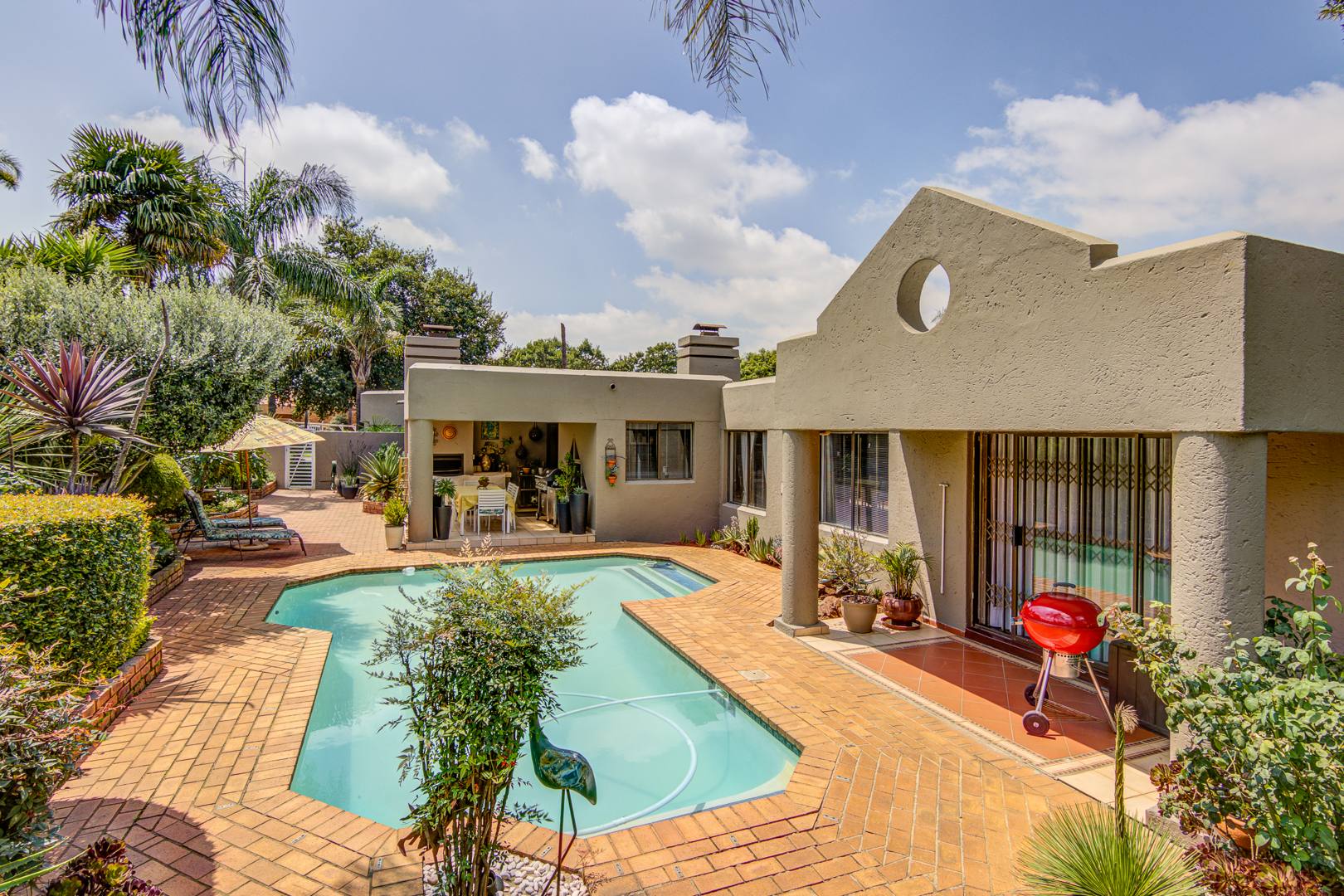 3 Bedroom House For Sale in Sunward Park RE/MAX™ of Southern Africa