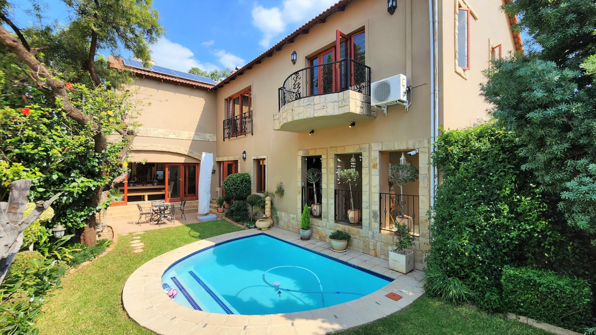 4 Bedroom House For Sale in Broadacres RE/MAX™ of Southern Africa