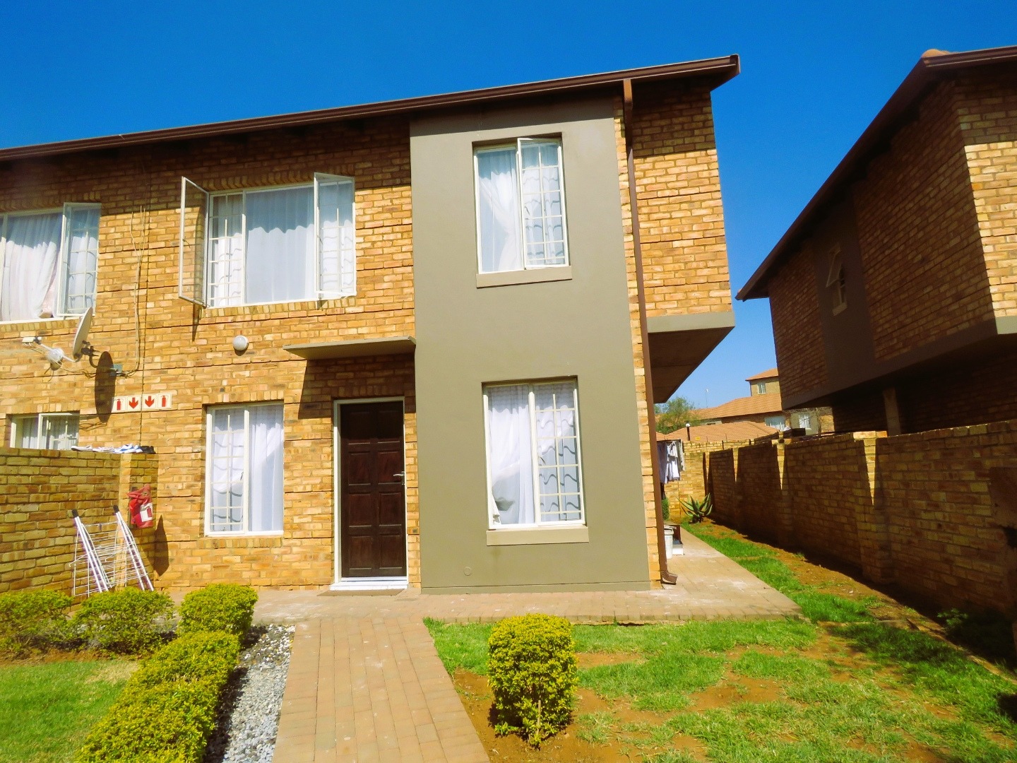 3 Bedroom Townhouse To Rent in Tyger Valley RE/MAX™ of Southern Africa