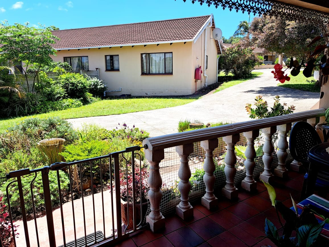 3 Bedroom Townhouse For Sale in Margate RE/MAX™ of Southern Africa