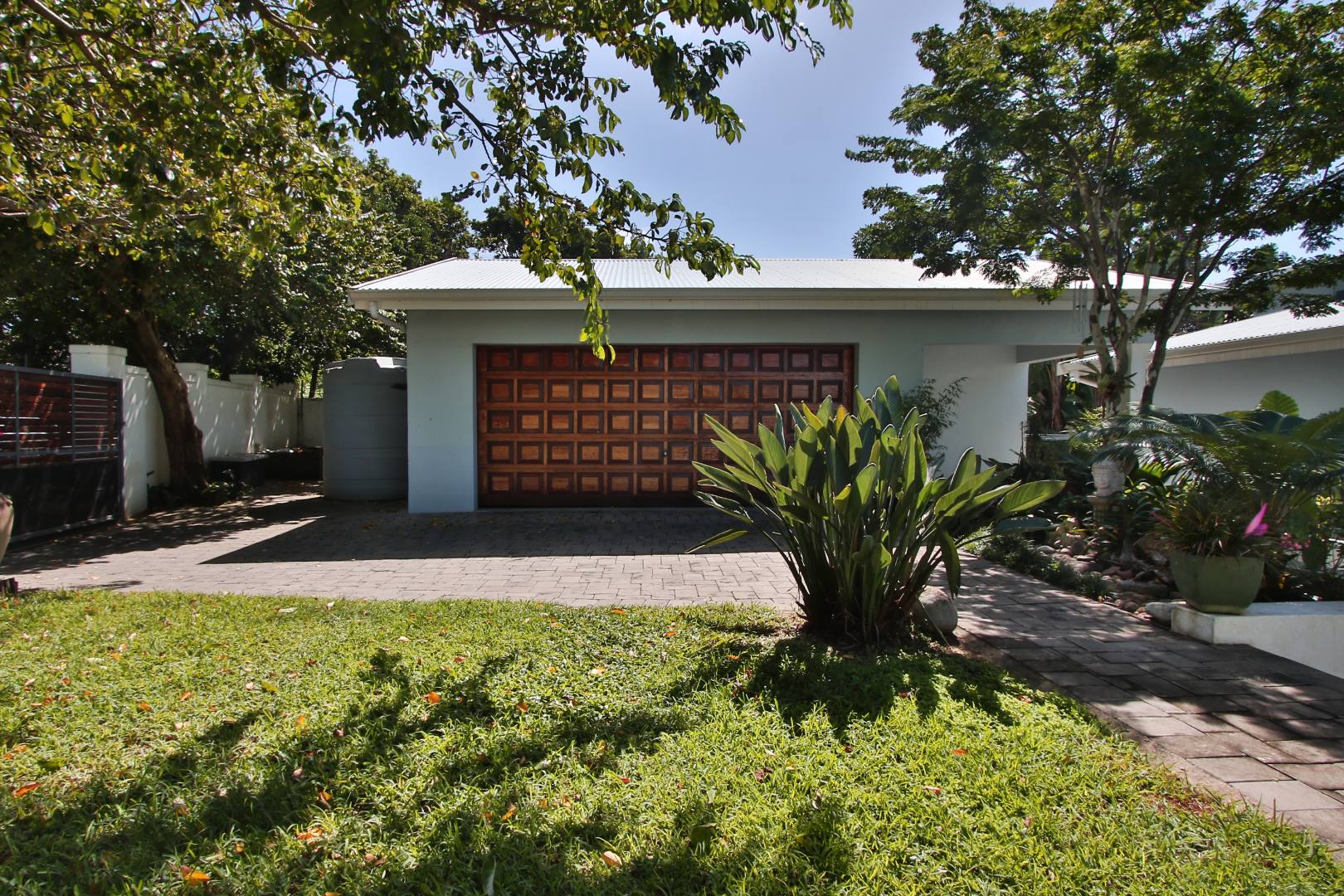 4 Bedroom House For Sale in Trafalgar RE/MAX™ of Southern Africa