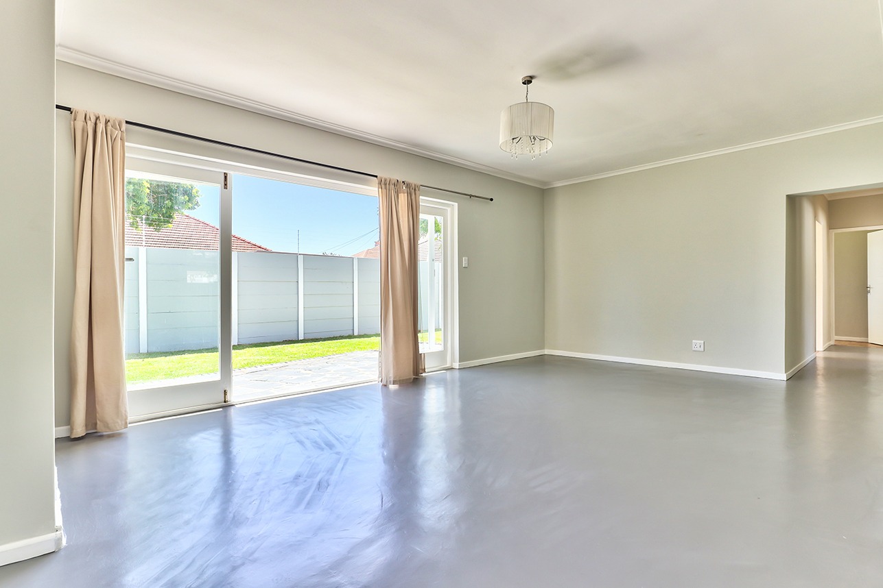 3 Bedroom House For Sale in Plumstead RE/MAX™ of Southern Africa