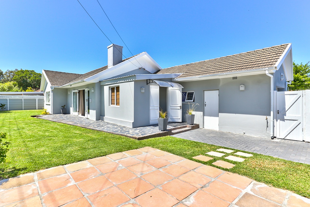 3 Bedroom House For Sale in Plumstead RE/MAX™ of Southern Africa