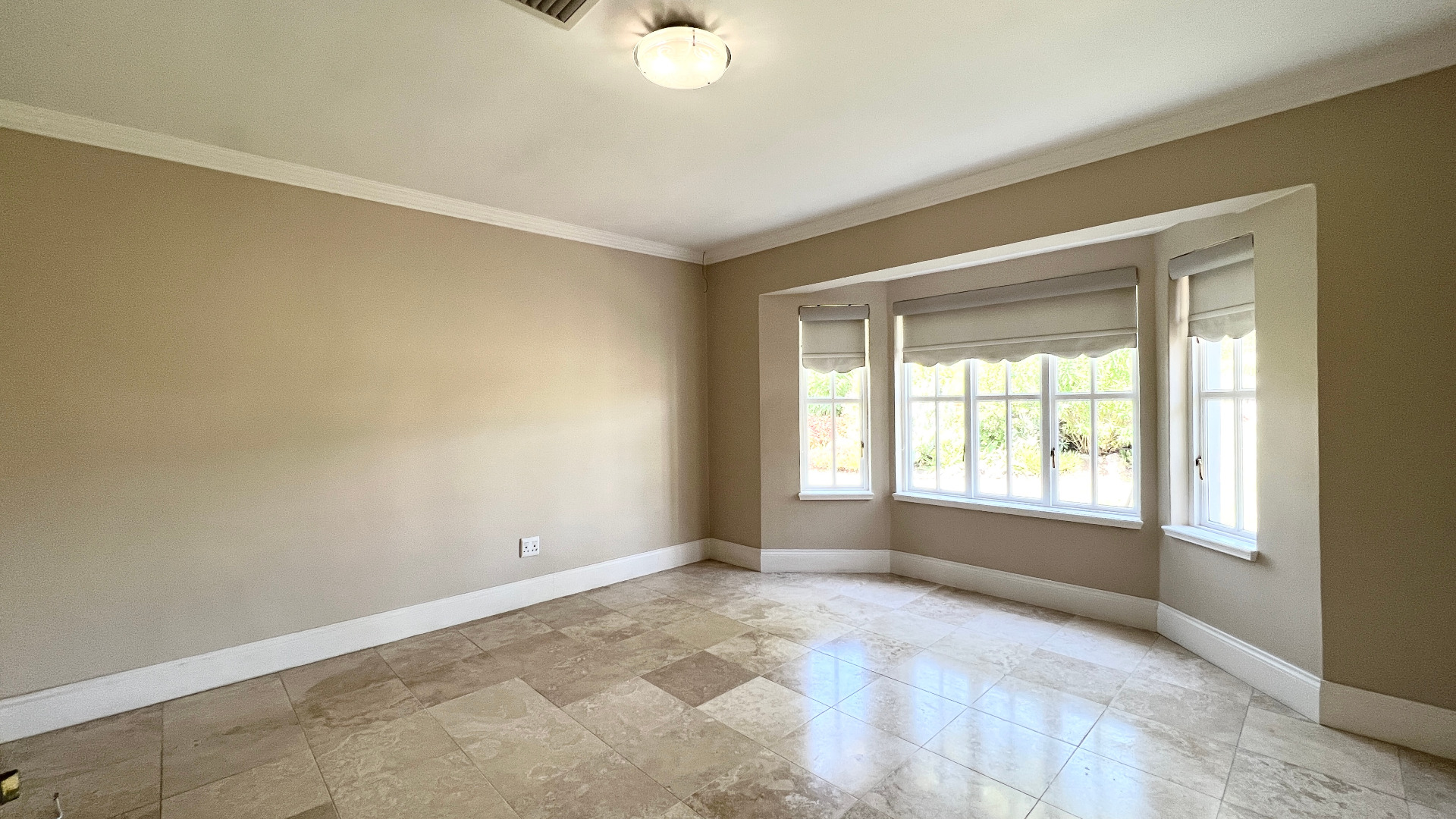 3 Bedroom House For Sale in Waterfall RE/MAX™ of Southern Africa