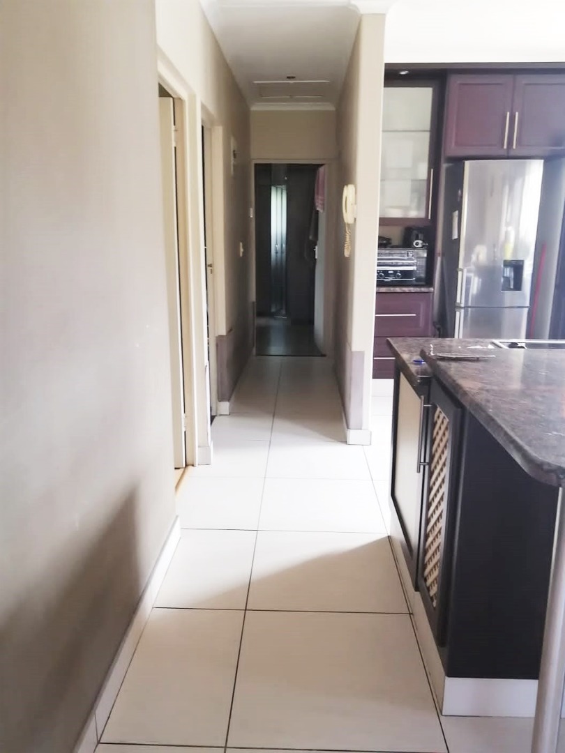 3 Bedroom House For Sale in Grove End RE/MAX™ of Southern Africa
