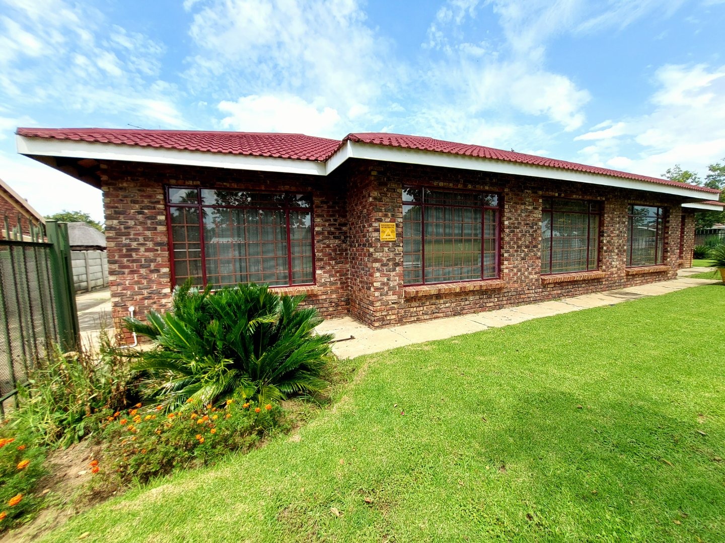 5 Bedroom House For Sale in Miederpark RE/MAX™ of Southern Africa