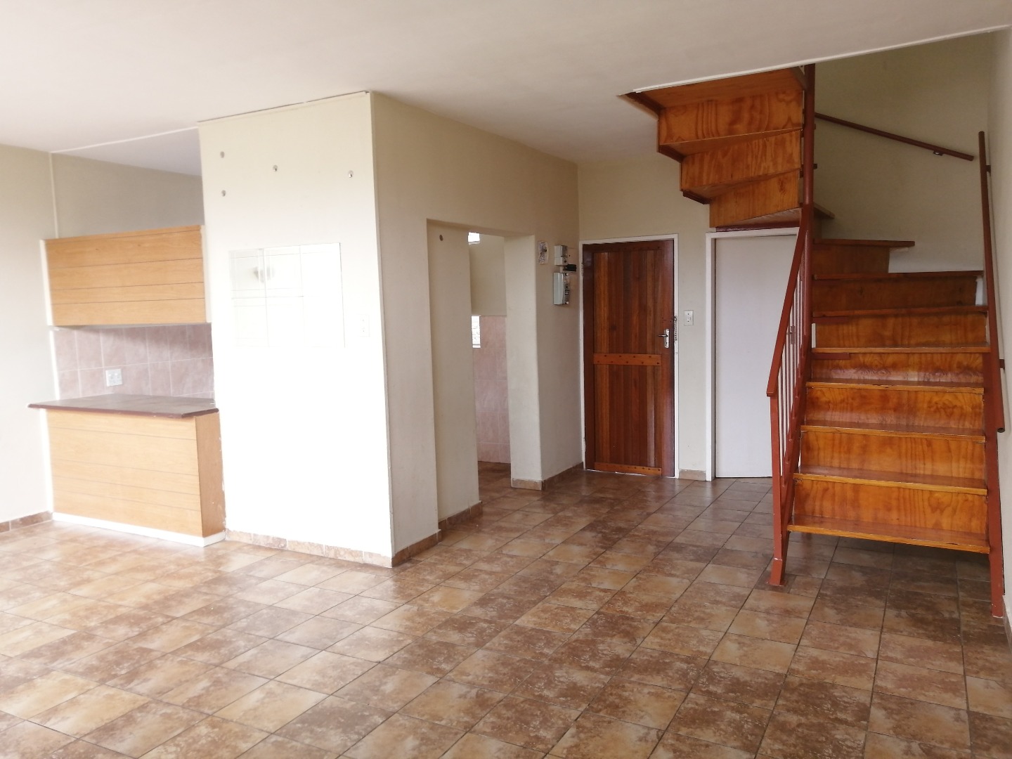 2 Bedroom Apartment / Flat To Rent in Greenhills RE/MAX™ of Southern Africa