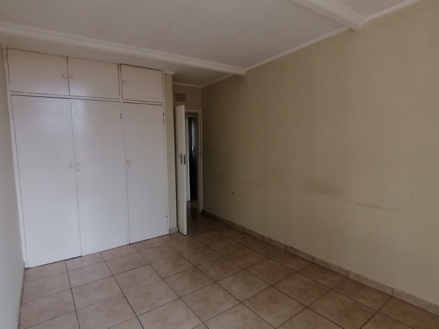 2 Bedroom Apartment / Flat To Rent in Greenhills RE/MAX™ of Southern Africa