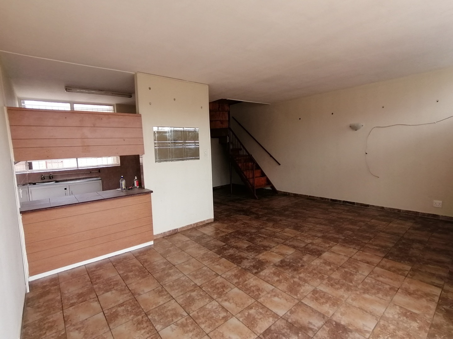 2 Bedroom Apartment / Flat To Rent in Greenhills RE/MAX™ of Southern Africa